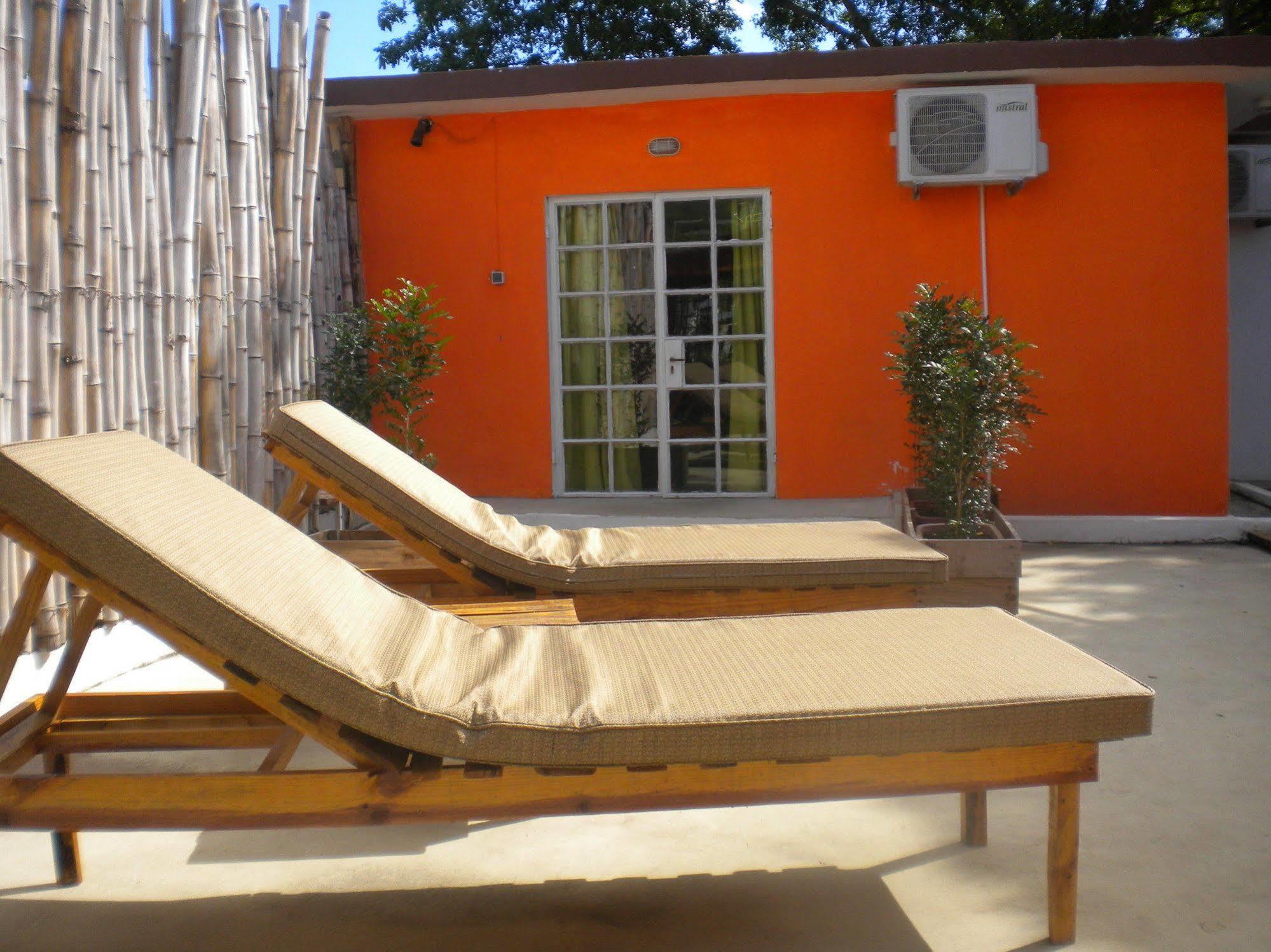 Guest House Chez Jacques Tamarin Exterior photo